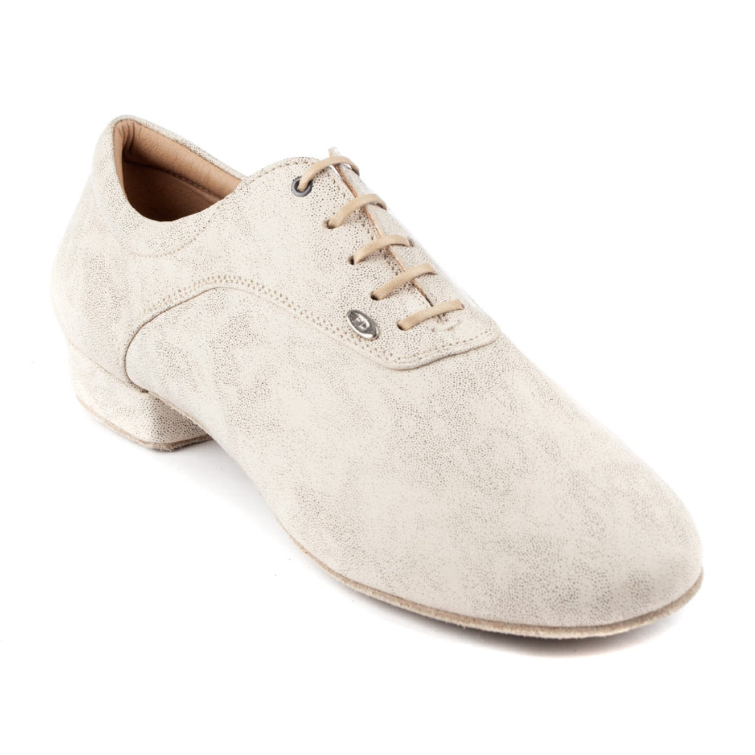 PD Pedro von Portdance: Bequemer beiger Tanzschuh zum Schnüren mit niedrigem Absatz und strukturierter Nubuklederoberfläche.