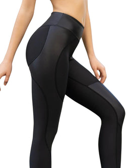Person in Lismina 364 Roses Leggings, Schwarz, Seitenansicht auf weißem Hintergrund.