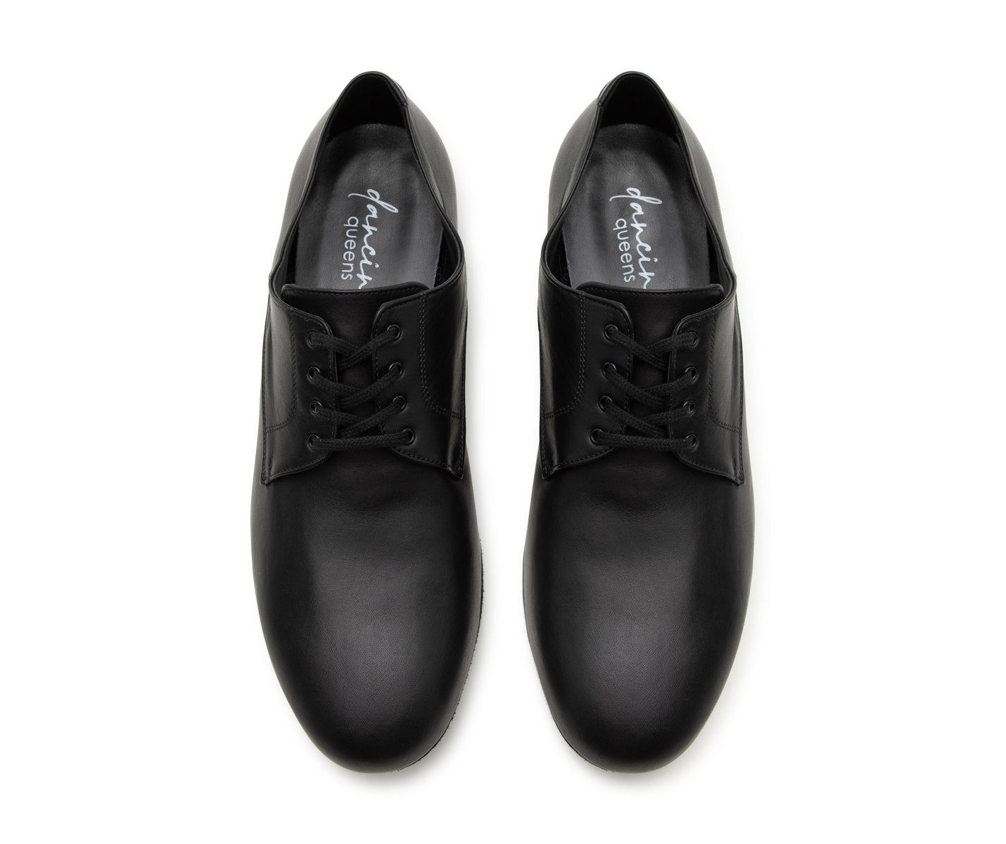 Ein Paar 529 Tanzschuhe Leder in Schwarz von Dancing Queens von oben gesehen auf einem weißen Hintergrund.