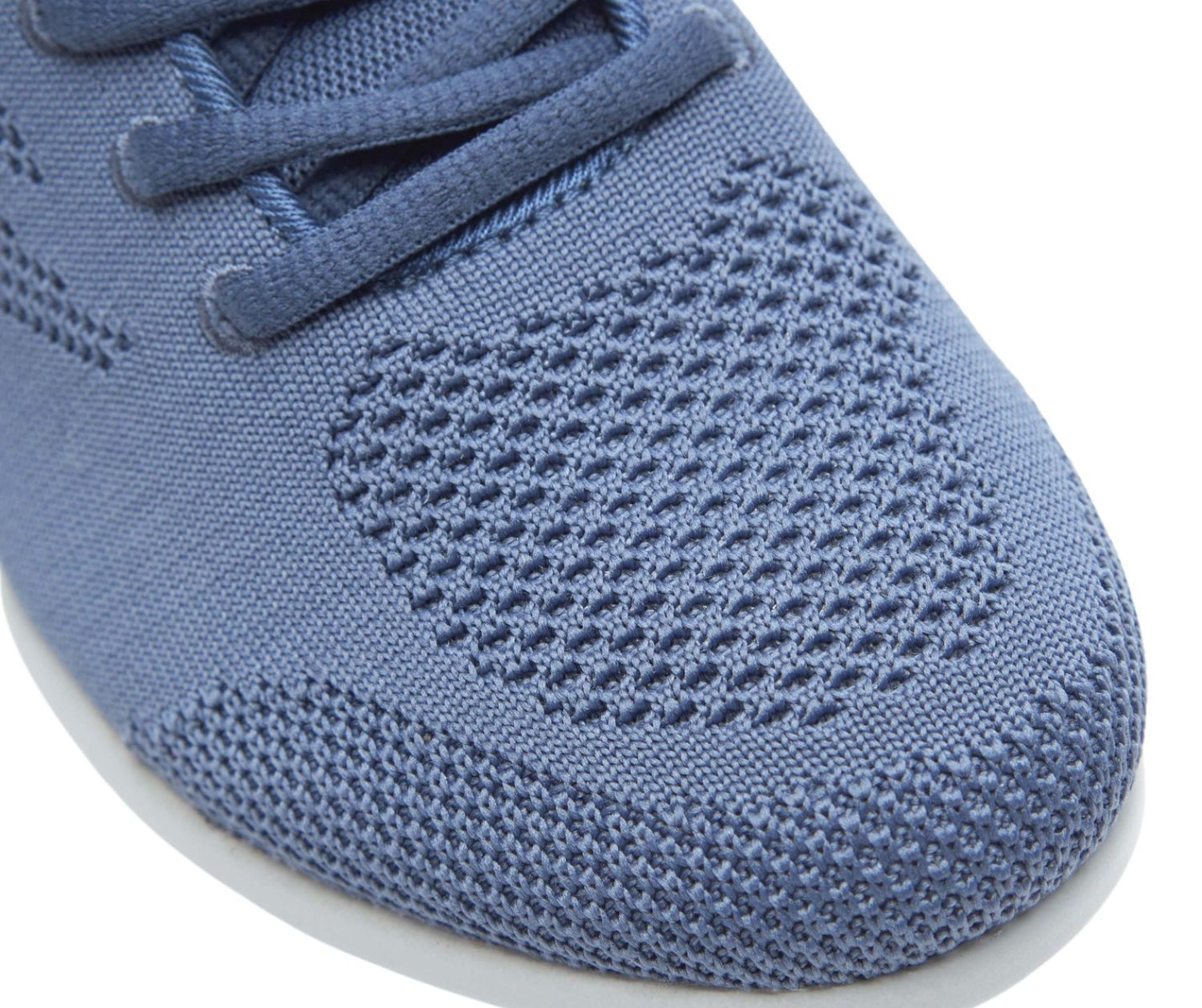 Nahaufnahme des blauen Tanz-Sneakers 1567 Zuma von Rumpf, die die detaillierte Obermaterialstruktur aus Hightech-Mesh hervorhebt.