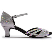Scarpe da ballo Sparkle Shine in raso argentato con suola scura