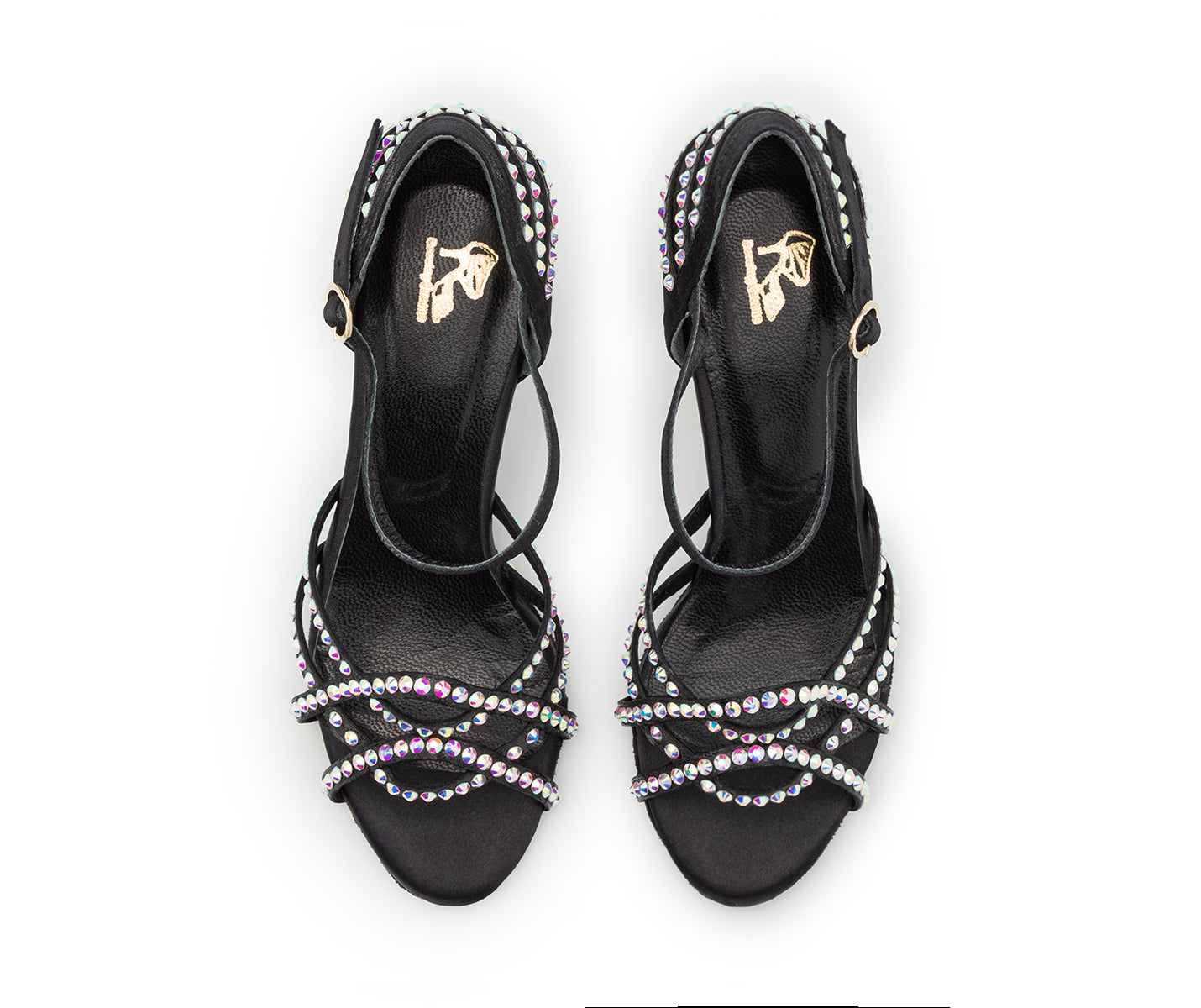 Talita Tanzschuhe aus schwarzem Satin von Dancing Queens, verziert mit Swarovski-Steinen auf weißem Hintergrund.