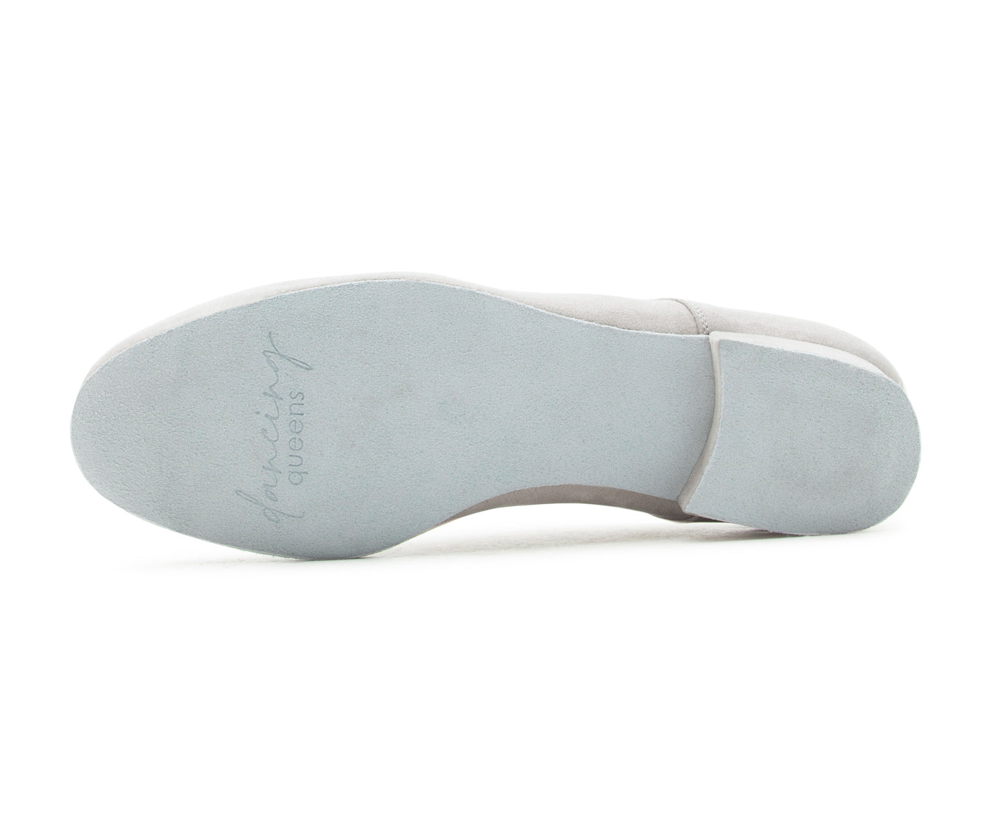 Die Sohle eines Noble Tanzschuhs in Grau Wildleder von Dancing Queens, mit Dancing Queens in Kursivschrift.
