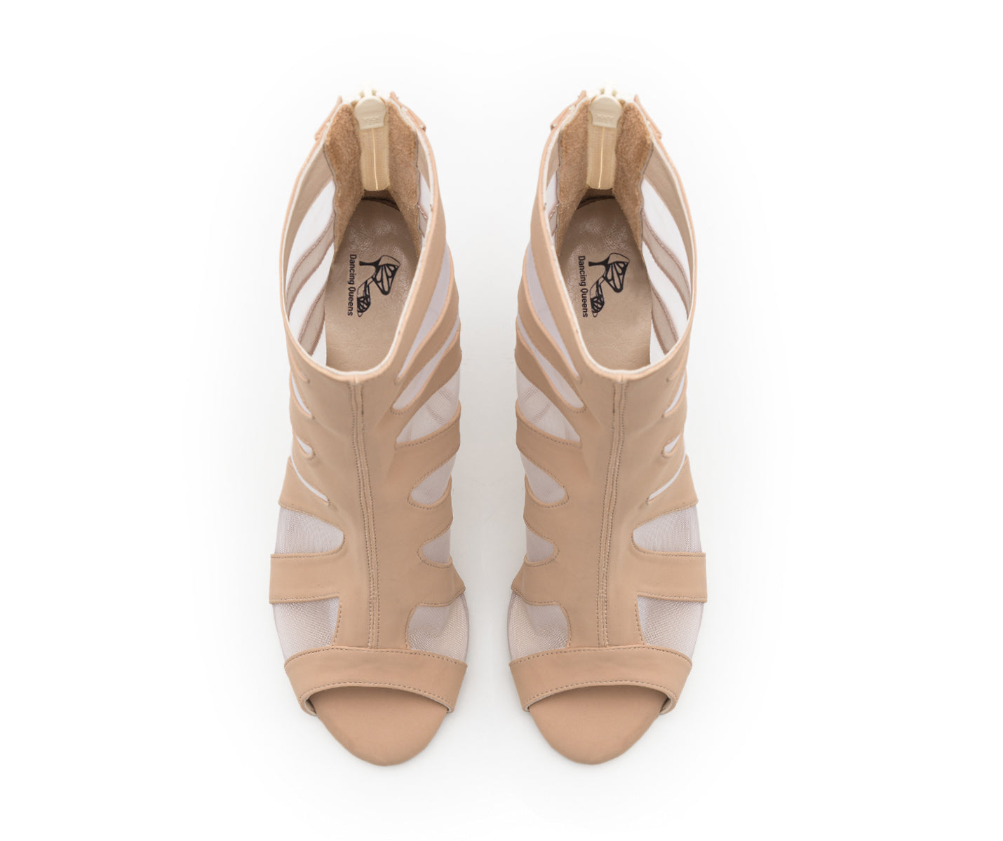 Hale Boop Tanzschuhe in Beige von Dancing Queens mit offener Spitze, Cut-Out-Design und Wildledersohle auf weißem Hintergrund.