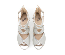 Dancing Queens‘ Star Tanzschuhe in Silber: Silberne Riemchensandalen mit offener Spitze, perfekt für Salsa-Nächte.