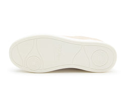 Der beige SMOVE Dance Sneaker von Dancing Queens verfügt über eine weiße PU-Sohle mit kreisförmigen Mustern und der Prägung „Smove“.
