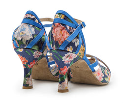 Naos Tanzschuhe in Blau geblumt von Dancing Queens, mit floralem Muster und Knöchelriemen, von hinten betrachtet.