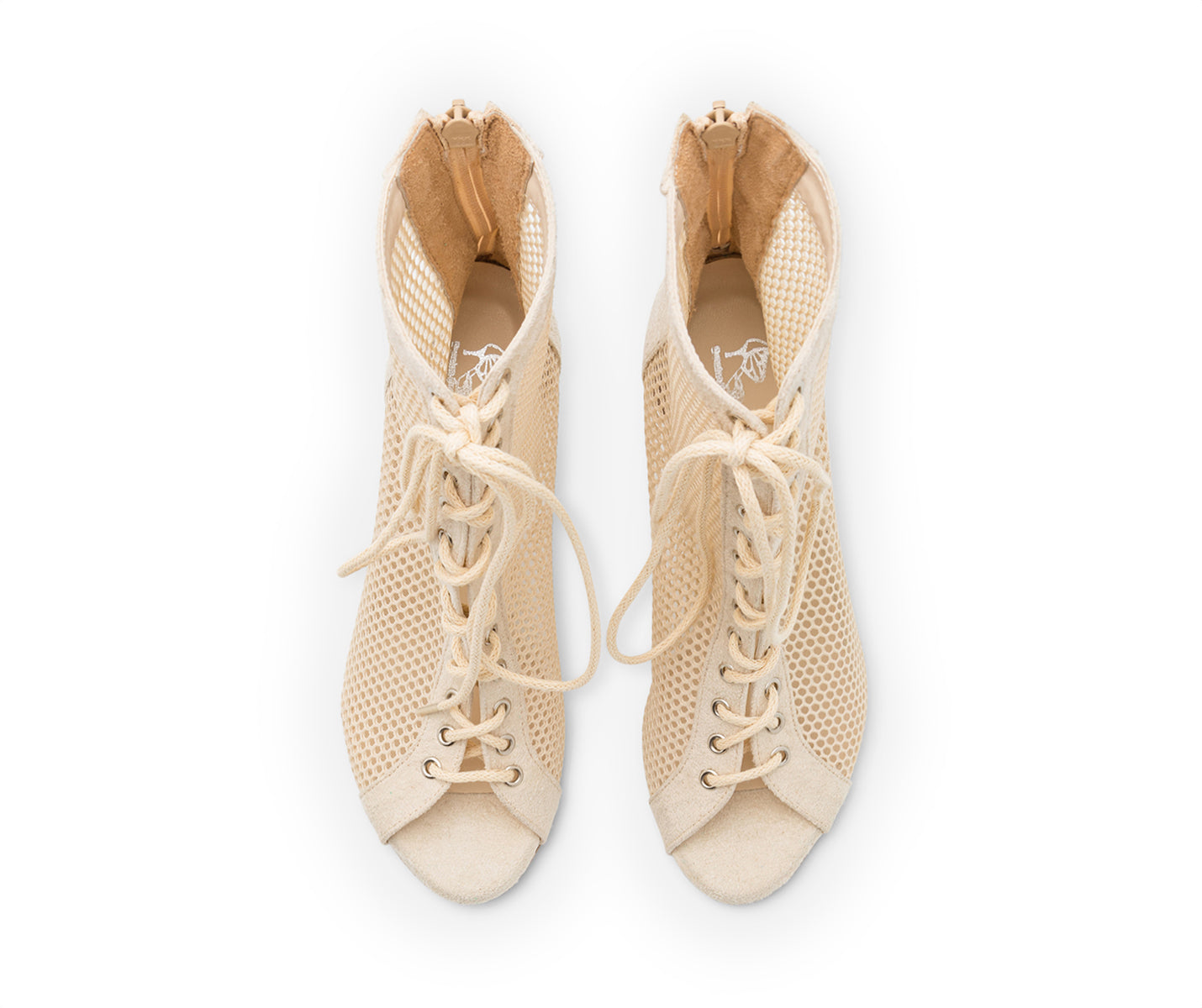 Halley Heels Dance Tanzschuhe in Beige von Dancing Queens, Schnürstiefeletten mit offener Spitze, von oben auf Weiß betrachtet.