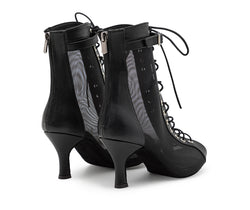 Tarff Tanzschuhe von Dancing Queens: Schwarze Schnürstiefel mit Netzseiten, spitzen Zehen und optionalem Knöchelriemen.