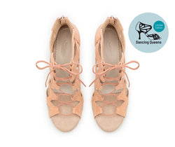 Draufsicht auf korallenfarbene Schnürsandalen mit Aussparungen, „PD804 NET Tanzschuhe“-Logo, Portdance Limited Edition.