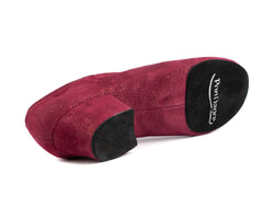 Portdance PD008 Premium-Tanzschuhe in Bordeaux Nubuck Glam mit kubanischem Absatz, stilvoll auf der Seite präsentiert.