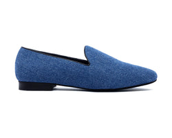 PDM003 Mokassins in Denim von Portdance, Seitenansicht mit flexibler Sohle auf weißem Hintergrund.