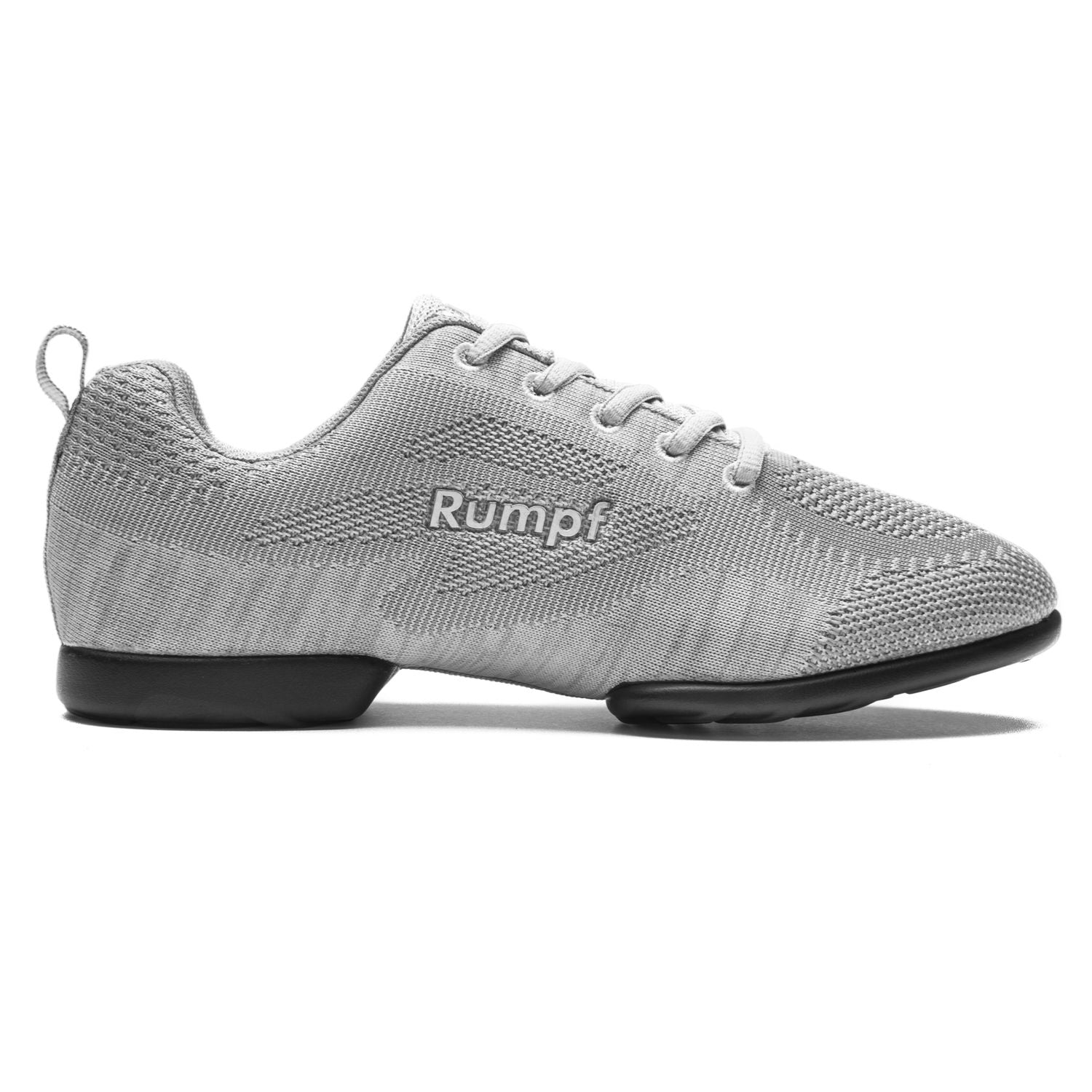 Grauer 1567 Zuma Tanzsneaker von Rumpf mit weißen Schnürsenkeln und Hightech-Mesh-Gewebe, abgebildet auf weißem Hintergrund.
