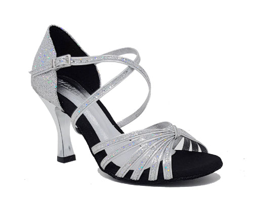 Lidmags 205 Tanzschuhe in Prisma Silver, Satin mit Glitzer, geschlossener Ferse und überkreuzten Knöchelriemen.