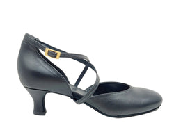 Seitenansicht der Lidmag 511/442 Tanzschuhe aus schwarzem Leder mit Knöchelriemen und goldener Schnalle auf weißem Hintergrund.