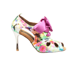 2324-61-T09 Tanzschuhe von Esmeralda, mit Samt, silbernem Absatz und großer rosa Schleife.