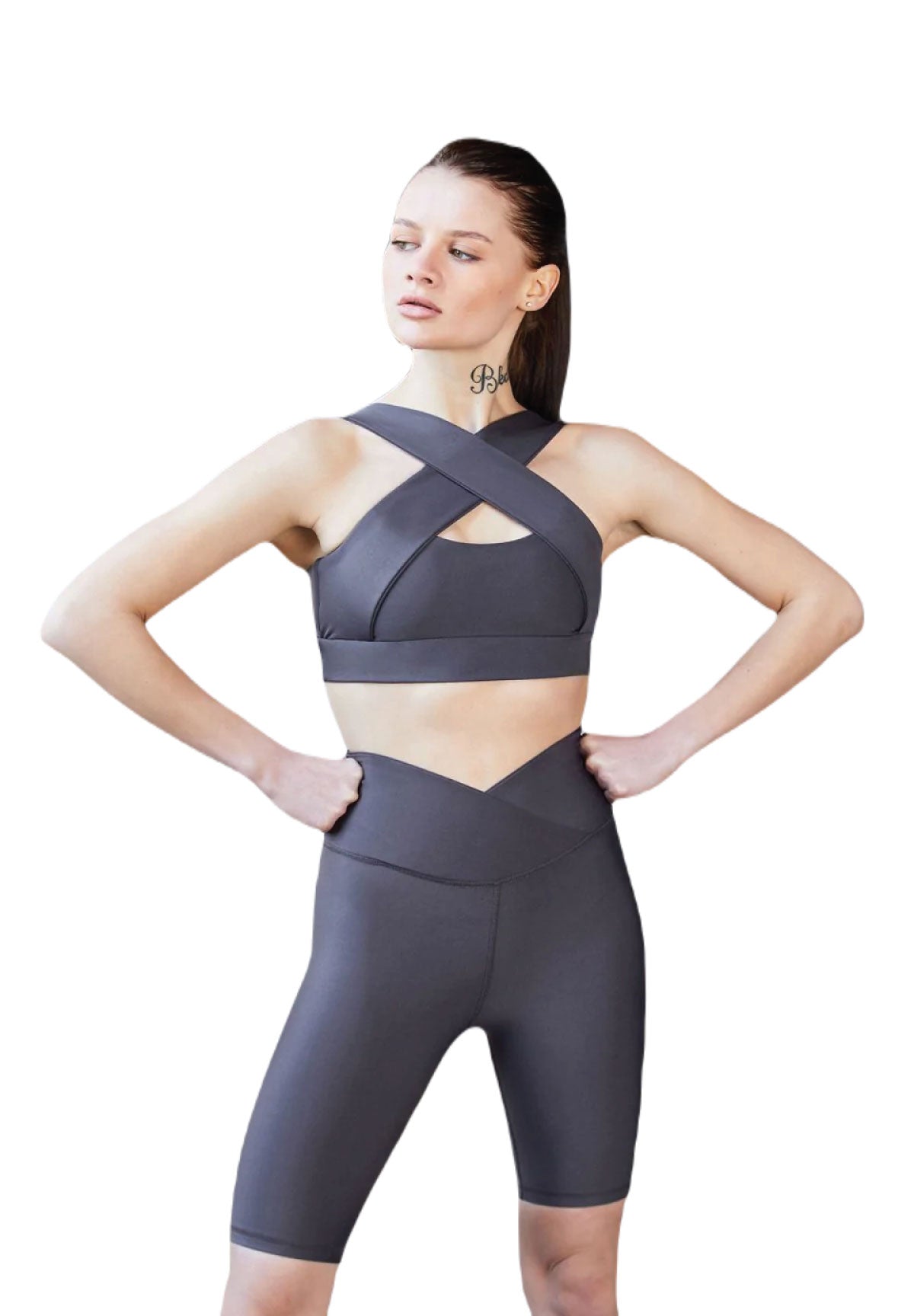 Person in stylischen Lismina 6017 Antrazit Biker Leggings posiert selbstbewusst und blickt zur Seite.