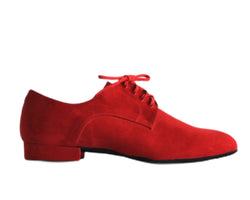 Lidmags 529/887 Tanzschuhe zum Schnüren aus rotem Wildleder mit niedrigem Absatz auf weißem Hintergrund.