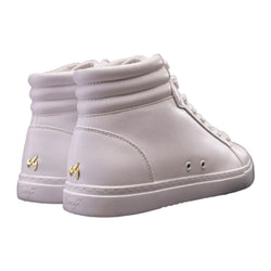 Fuego Weiss High-Top Tanzsneaker von Fuego Dance Shoes, ideal für die stylischen Moves der Bachatatänzer mit goldenen Logos und „Tomaz“-Sohle.