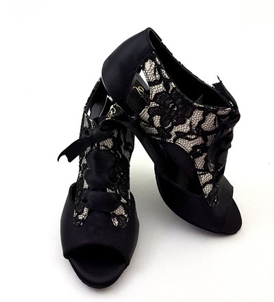 Zapatos de baile de libra en satén negro con puntada