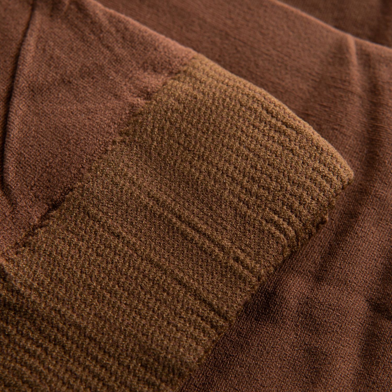 Nahaufnahme der 108 Economy Ballettstrumpfhose von Rumpf in Noisette mit Rillen und glatt strukturiertem Stoff.