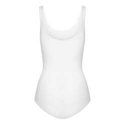 Rumpfs weißer ärmelloser Ballet Body Fit-Badeanzug mit Rundhalsausschnitt R3101 ist auf weißem Hintergrund isoliert.
