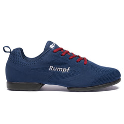 Marineblauer 1567 Zuma Tanzsneaker von Rumpf mit roten Schnürsenkeln, schwarzer Sohle und gepolsterter Innensohle.