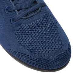 Nahaufnahme von Rumpfs 1567 Zuma Tanzsneaker in Navyblau mit strukturiertem Strickmuster und gepolsterter Innensohle.