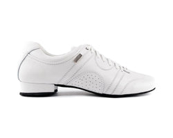 Portdance PD Casual Tanzschuhe in Weiß mit Wildleder-Sohle, weißes Obermaterial, schwarze Sohle, perforierte Seiten.