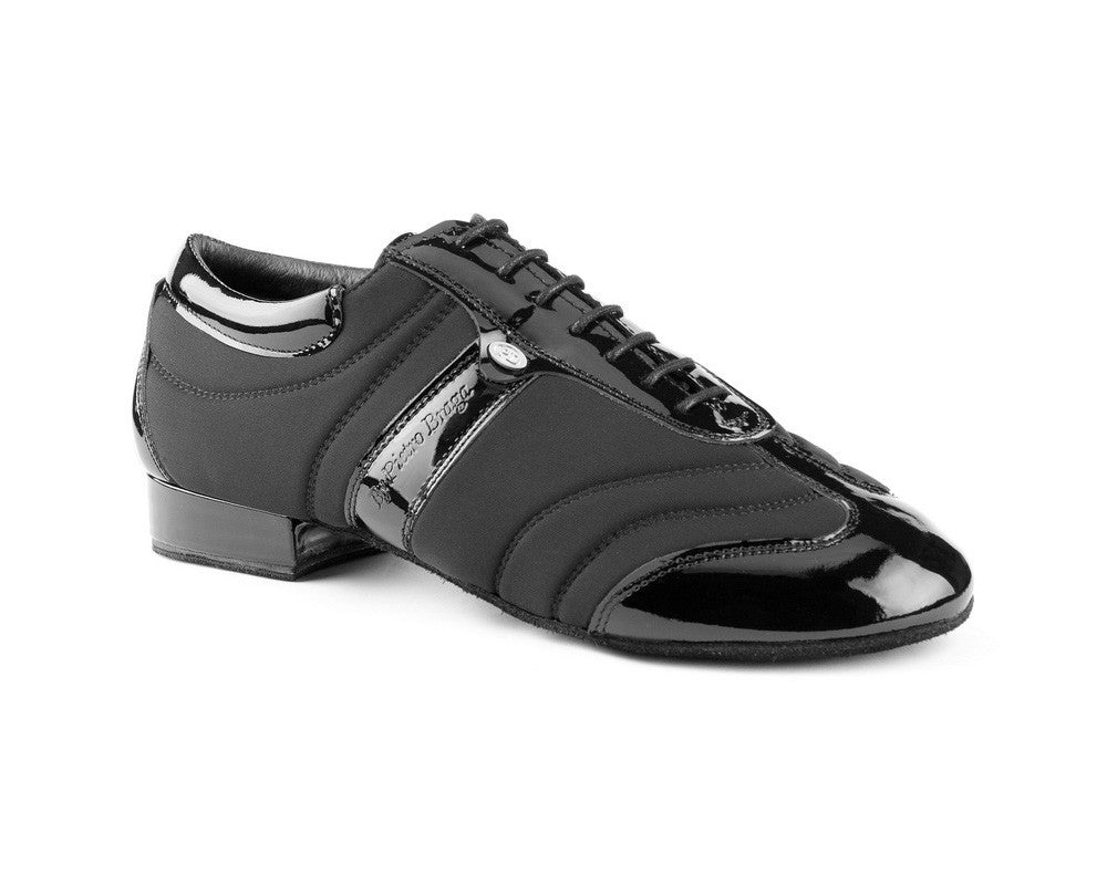 Portdances PD Pietro Premium-Tanzschuhe aus schwarzem Lycra/Lack, ideal für lebhafte Tanznächte und Komfort mit niedrigen Absätzen.