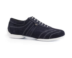 Eine Seitenansicht der PD Pietro Street-Schuhe von Portdance aus blauem Nubukleder mit weißer Sohle, Schnürsenkeln und Nähten.