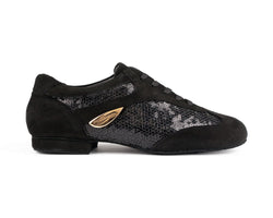 Der Tanzsneaker Portdance PD01 FASHION ist aus schwarzem Wildleder, mit Pailletten, Pailletten und einem goldenen Seitenetikett gefertigt.