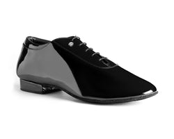 PD020 PREMIUM-Tanzschuhe in schwarzem Lack von Portdance, mit niedrigem Absatz und Schnürdesign für alle Tänze.