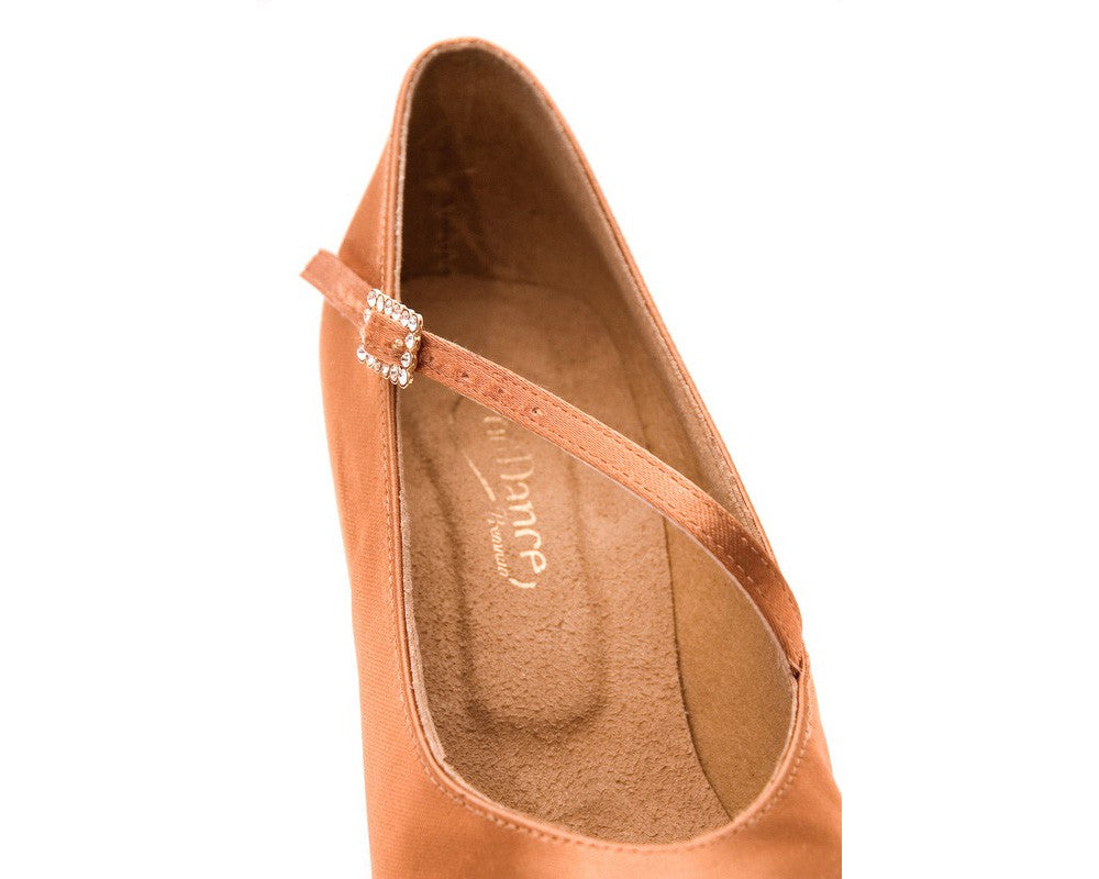 PD200 Tanzschuhe Premium von Portdance in dunkelbraunem Satin mit Strassschnalle, Draufsicht.