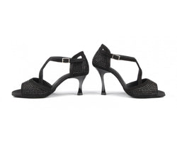 Portdance PD507 Tanzschuhe aus schwarzem Nubukleder mit überkreuzten Riemen und glitzernden Steinen, im Profil abgebildet.