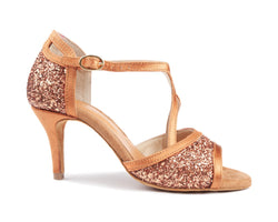 Portdances PD507 Tanzschuhe aus dunkelbraunem Satin: Knöchelriemen, Peeptoe und ein Hauch von Eleganz.