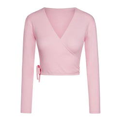 Die Rumpf M6544 Intermezzo Wickeljacke Jecru in Rosa mit langen Ärmeln verfügt über ein Bindedetail auf weißem Hintergrund.